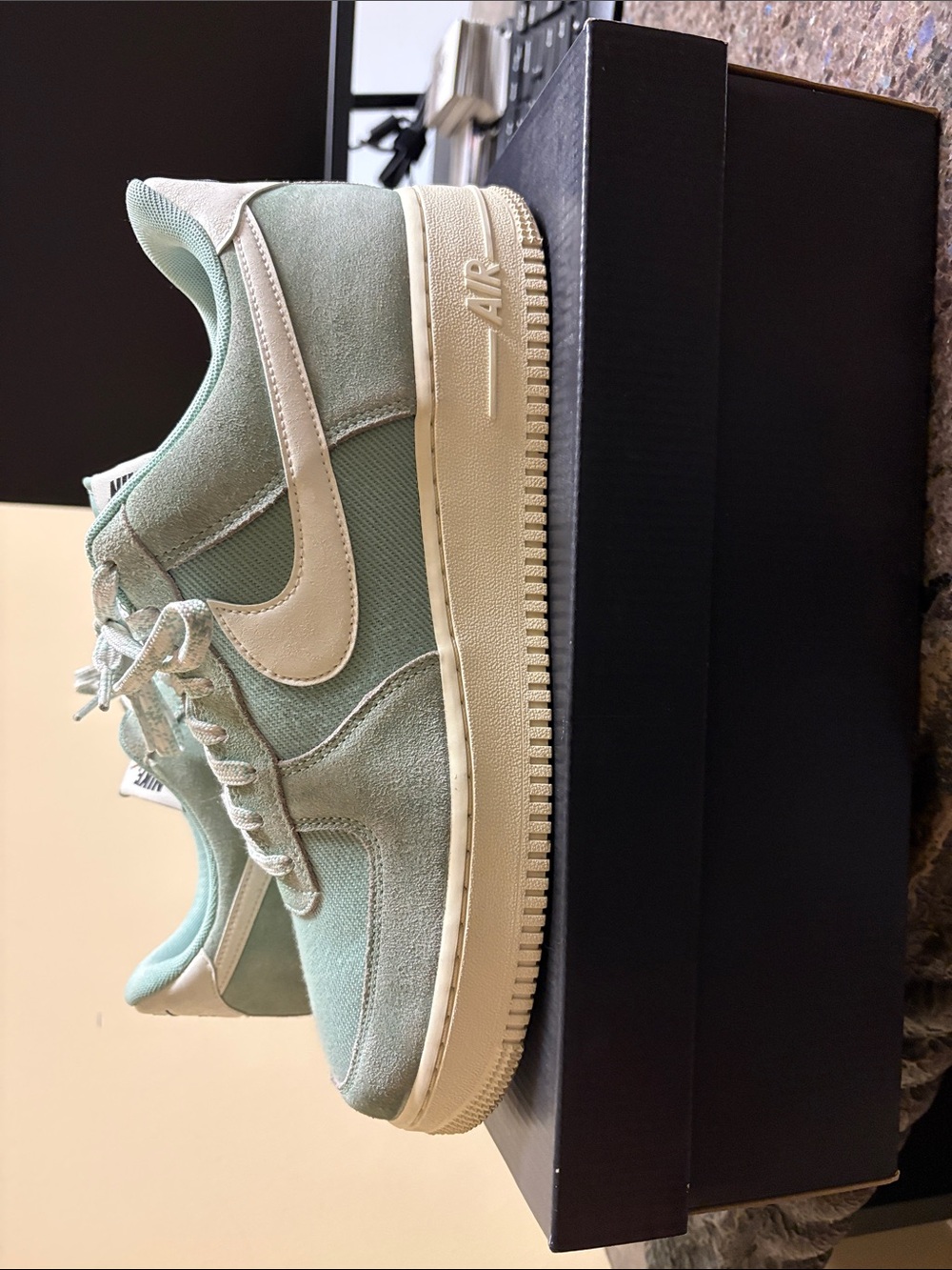 Nike Kids Low-Top Sneakers in Mint Green and White